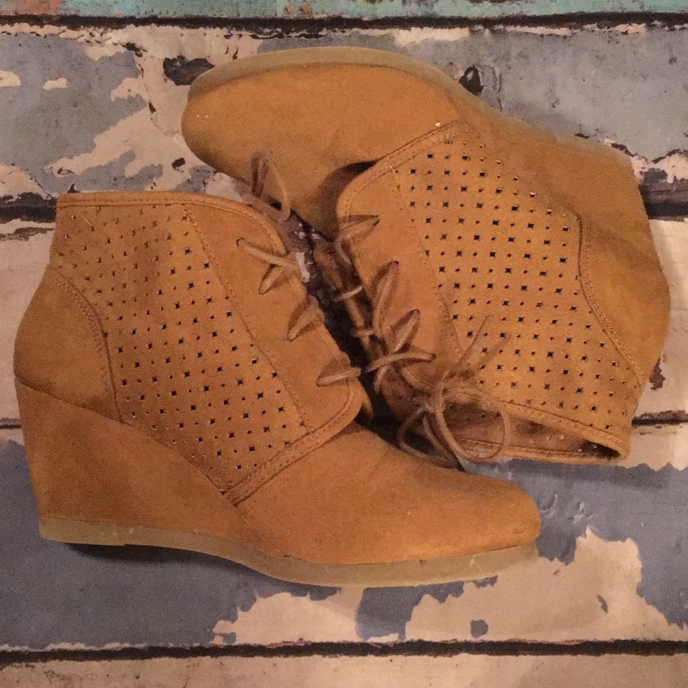 Wedge ankle boots
